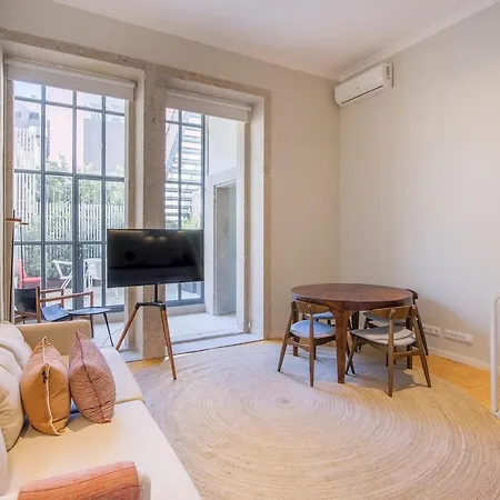 Almada 151 - 1t Apartment